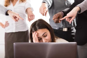 Cómo identificar el acoso laboral